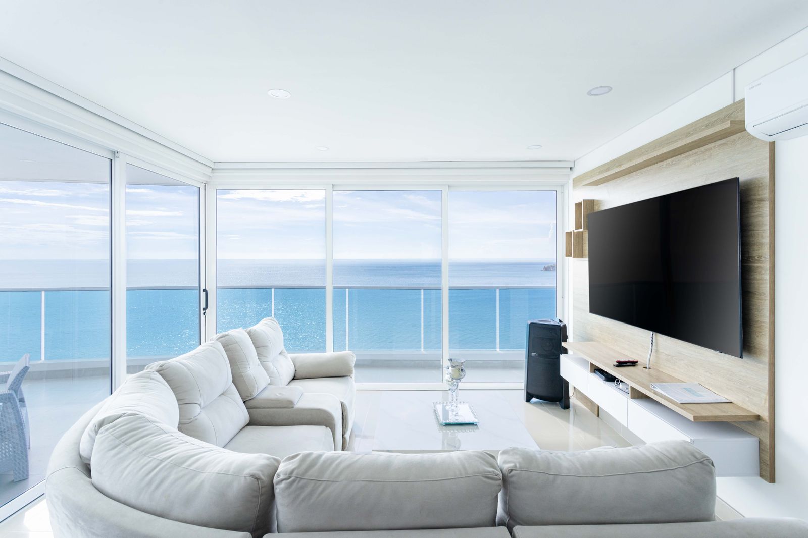 5904 Dockside Lane, interior view 1
